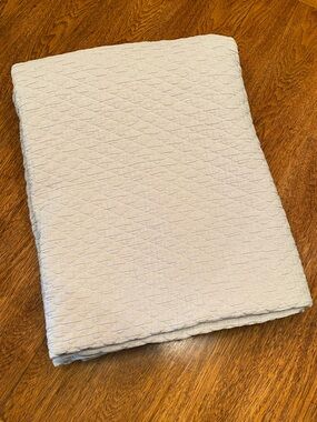 West Elm Luxury Quilted Duvet Cover in Light Gray Organic Cotton Full or Twin XL